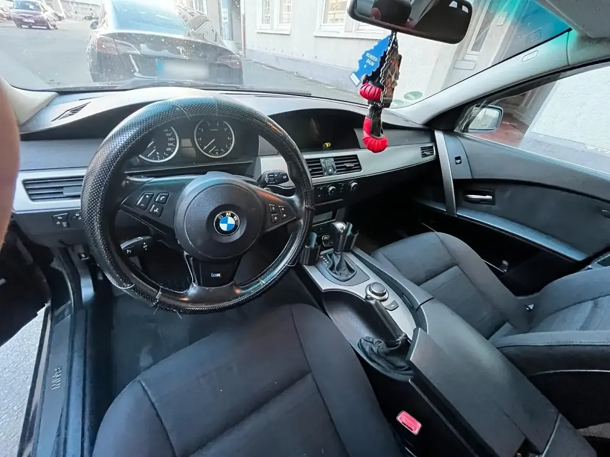 Gebraucht BMW 523 177 PS (130 kW) 2006 Schwarz Limousine