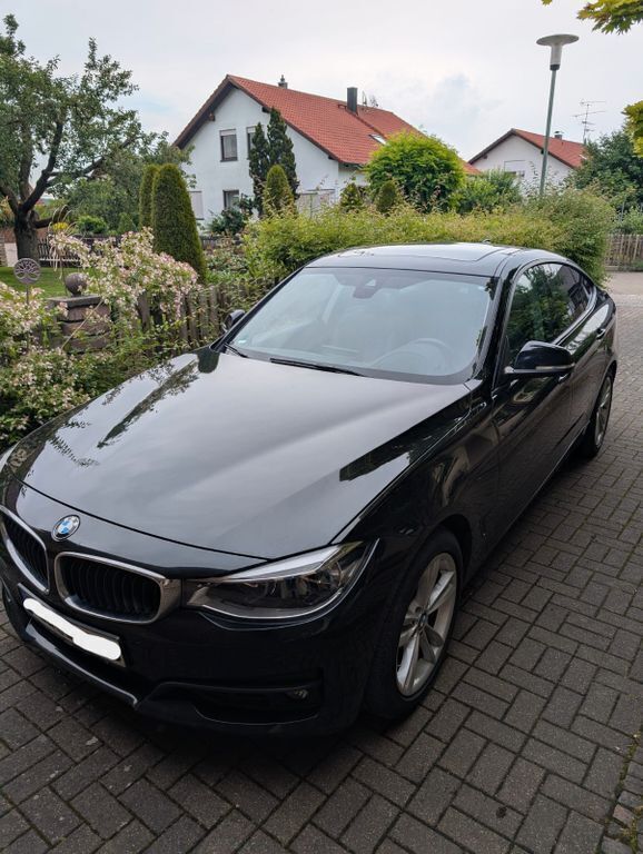 Schwarz Gebraucht 2018 BMW 320 Gran Turismo Sport Line Limousine | 21.800 € (Fairer Preis) - Bild 1/4