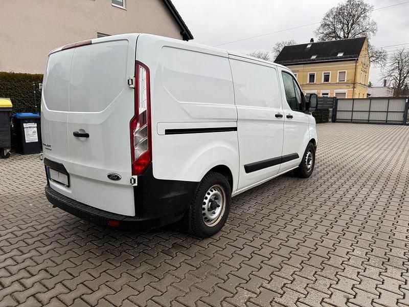 Gebraucht Ford Transit Custom 143 PS (105 kW) 2019 Weiß Van / Kleinbus