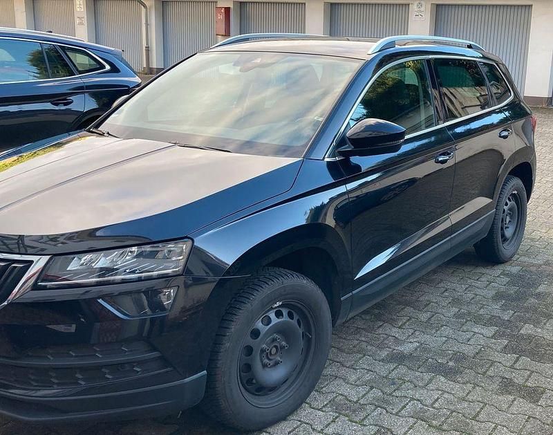 Schwarz Gebraucht 2019 Skoda Karoq Style SUV | 14.500 € (Fairer Preis) - Bild 1/4