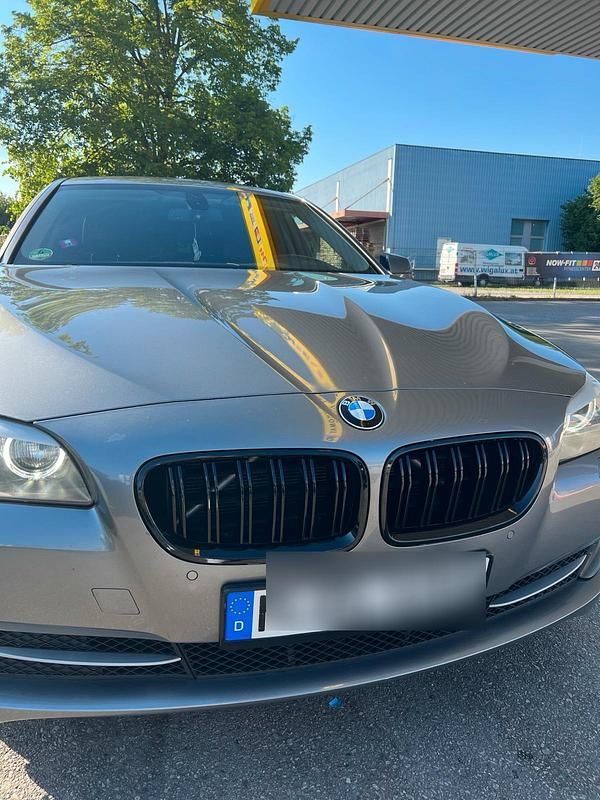 Grau Gebraucht 2010 BMW 520 Kombi | 6.450 € (Guter Preis) - Bild 1/4