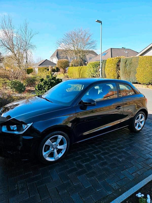 Gebraucht Audi A1 Ambition 95 PS (69 kW) 2015 Schwarz Kleinwagen