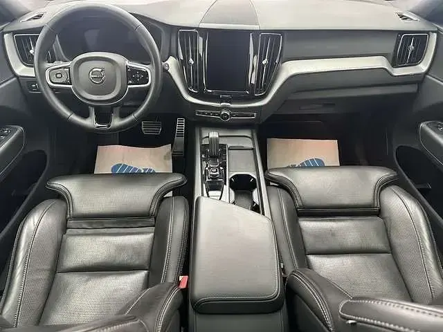 Gebraucht Volvo XC60 R-Design 197 PS (144 kW) 2021 Weiß metallic SUV