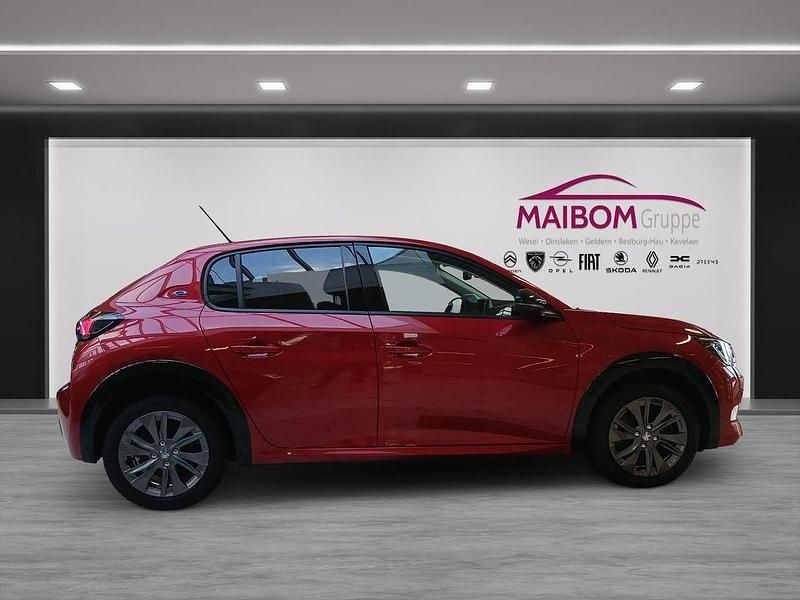 Gebraucht Peugeot e-208 Allure 100 kW (136 PS) 2023 Rot Kleinwagen