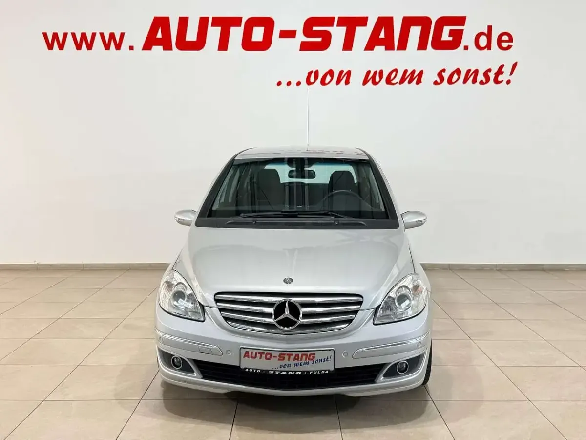 Gebraucht Mercedes B180 109 PS (80 kW) 2008 Silber Van / Kleinbus
