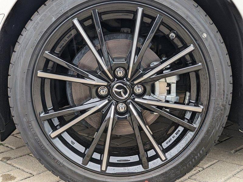 Jet black metallic (metallic) Gebraucht 2024 Mazda MX5 Exclusive Cabrio | 32.280 € (Fairer Preis) - Bild 1/3