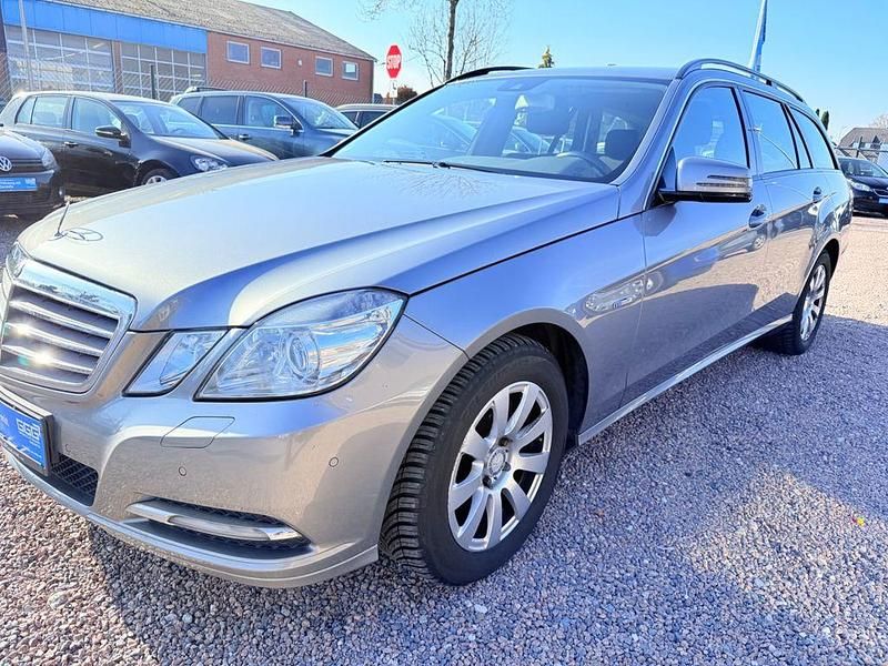Gebraucht Mercedes E220 170 PS (125 kW) 2012 Silber Kombi