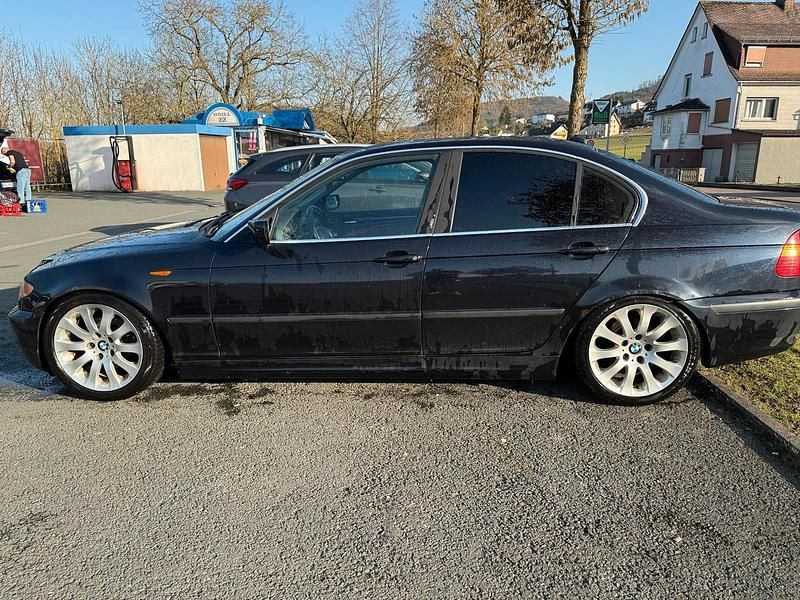 Gebraucht BMW 320 150 PS (110 kW) 2004 Andere farben Limousine