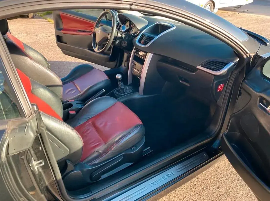 Gebraucht Peugeot 207 CC 140 PS (102 kW) 2008 Schwarz Cabrio