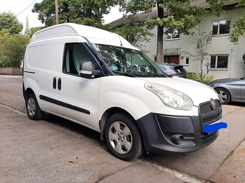 Weiß Gebraucht 2014 Fiat Doblò Van / Kleinbus | 4.900 € (Fairer Preis) - Bild 1/4