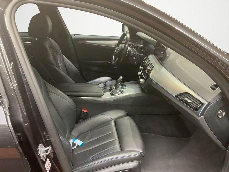 Gebraucht BMW 520 M Sport 190 PS (139 kW) 2020 Grau Kombi