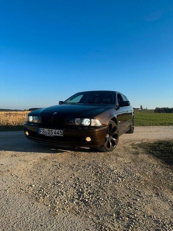Gebraucht BMW 530 193 PS (141 kW) 2002 Braun Kombi
