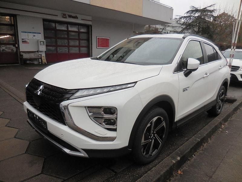 Gebraucht Mitsubishi Eclipse Cross Select 188 PS (138 kW) 2021 Weiß SUV