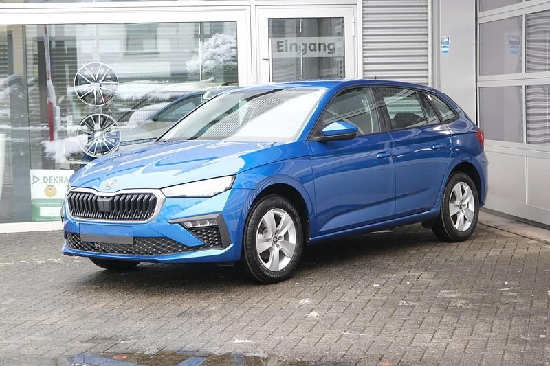 Neu Skoda Scala Selection 116 PS (85 kW) 2025 Race blau metallic Kleinwagen