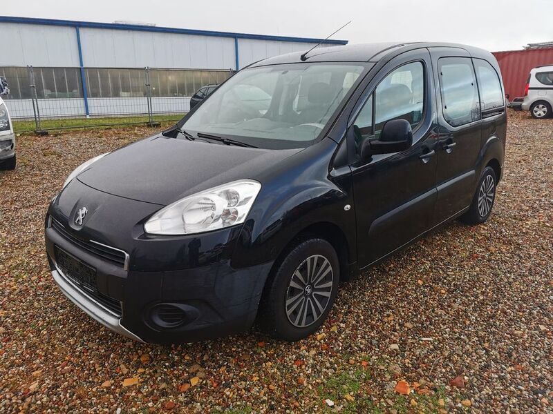 Gebraucht Peugeot Partner Tepee Active 92 PS (67 kW) 2014 Schwarz Van / Kleinbus