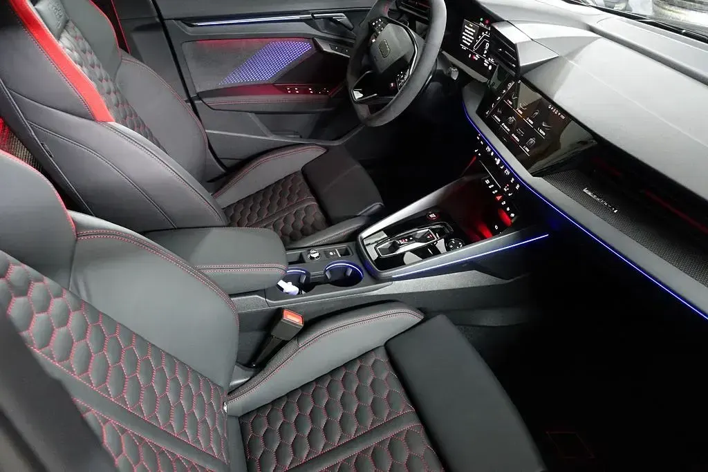 Gebraucht Audi RS3 Sport 400 PS (294 kW) 2025 Schwarz Limousine