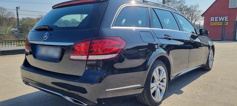 Gebraucht Mercedes E250 204 PS (150 kW) 2016 Schwarz Kombi