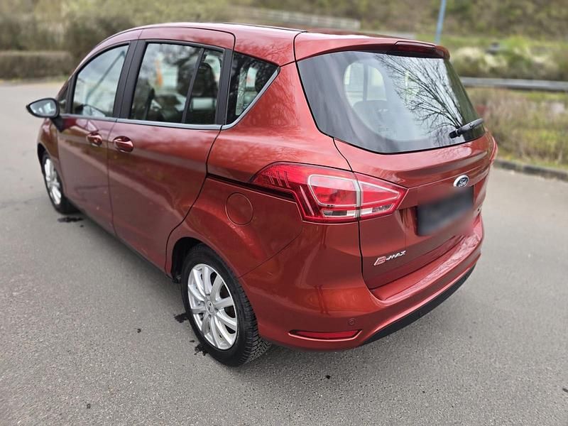 Usata Ford B-MAX 100 CV (73 kW) 2016 Rosso Monovolume