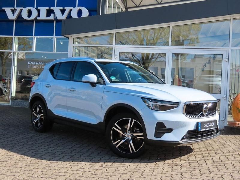 Gebraucht Volvo XC40 Core 163 PS (119 kW) 2025 Blau SUV