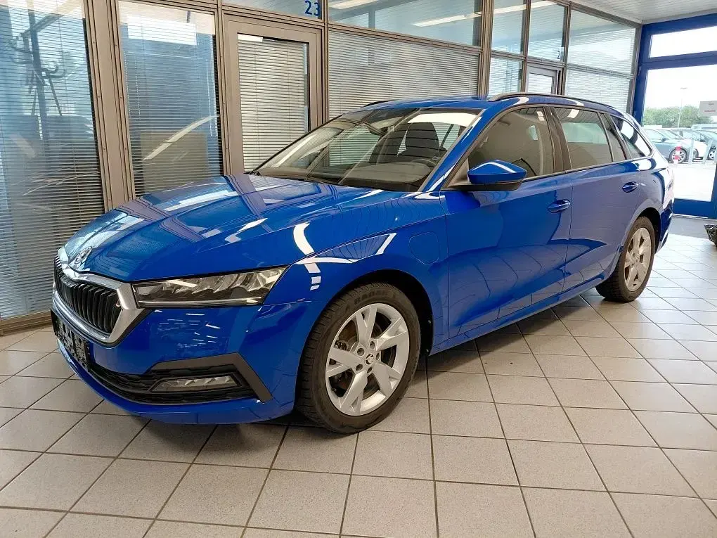 Gebraucht Skoda Octavia Ambition 204 PS (150 kW) 2022 Energyblau Kombi