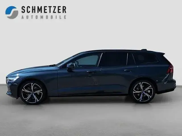 Gebraucht Volvo V60 145 PS (106 kW) 2025 Kombi