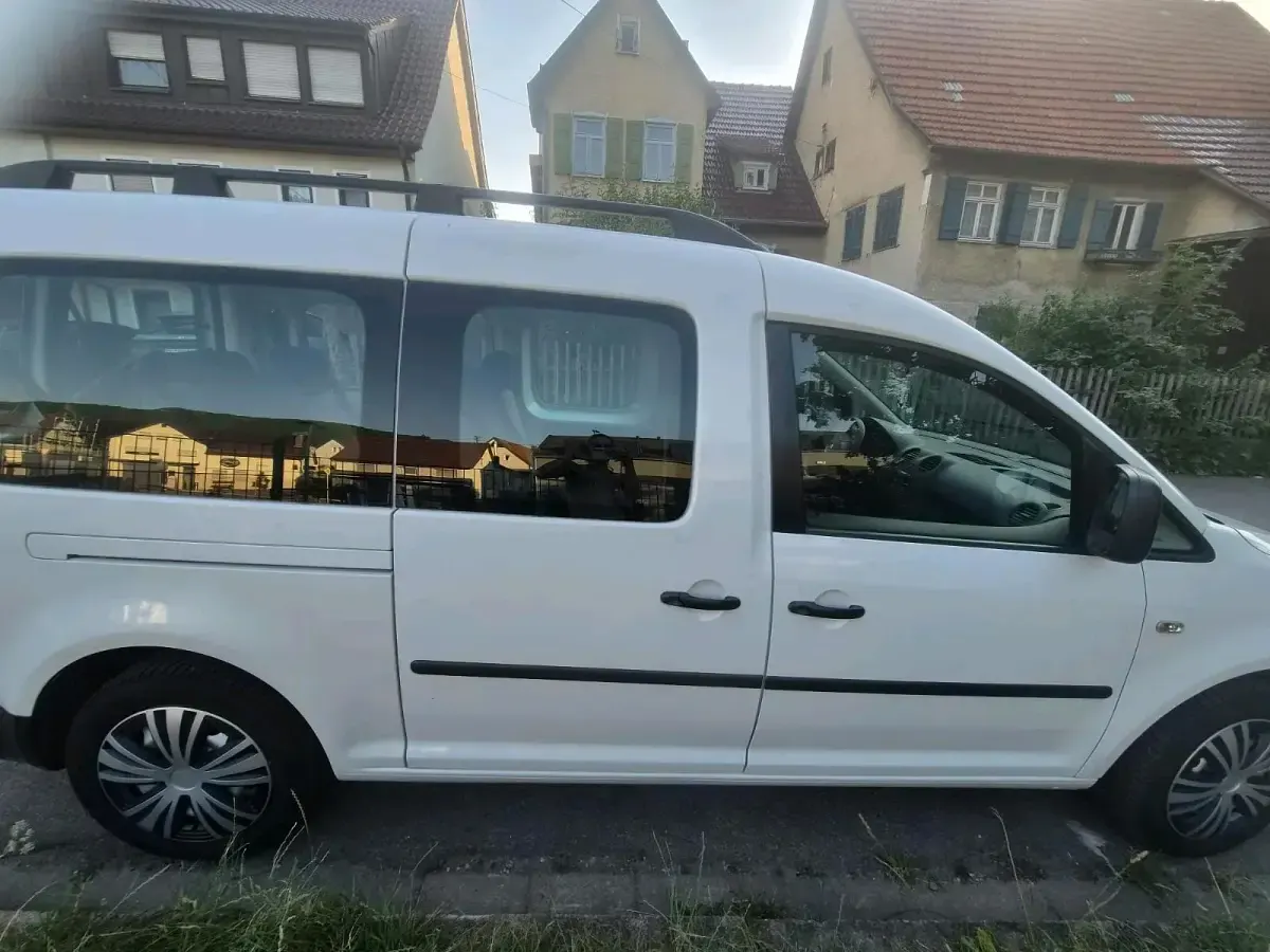 Gebraucht VW Caddy Maxi 105 PS (77 kW) 2012 Weiß Van / Kleinbus