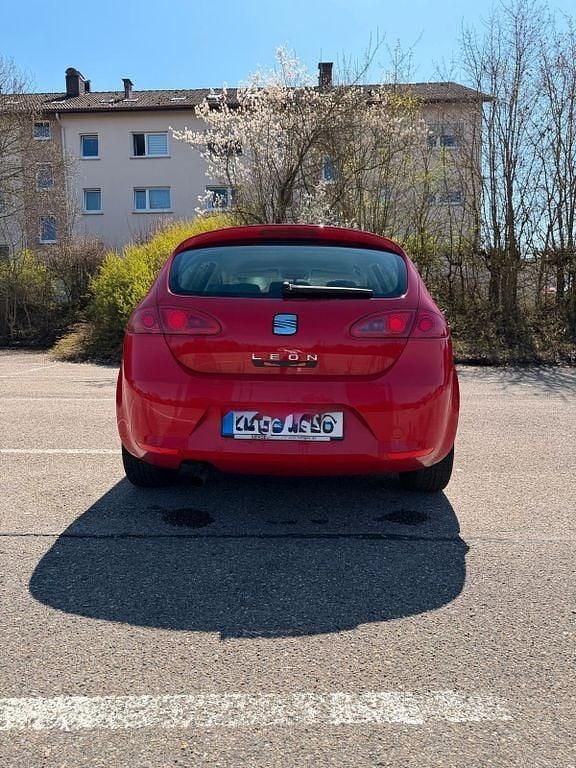 Second-hand Seat Leon Reference 102 CP (75 kW) 2006 Roșu Hatchback