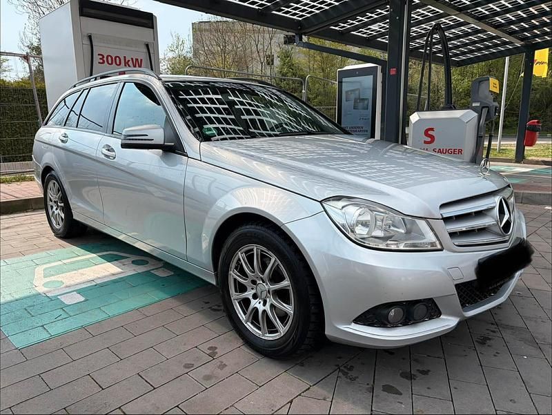 Gebraucht Mercedes C200 136 PS (100 kW) 2012 Silber Limousine