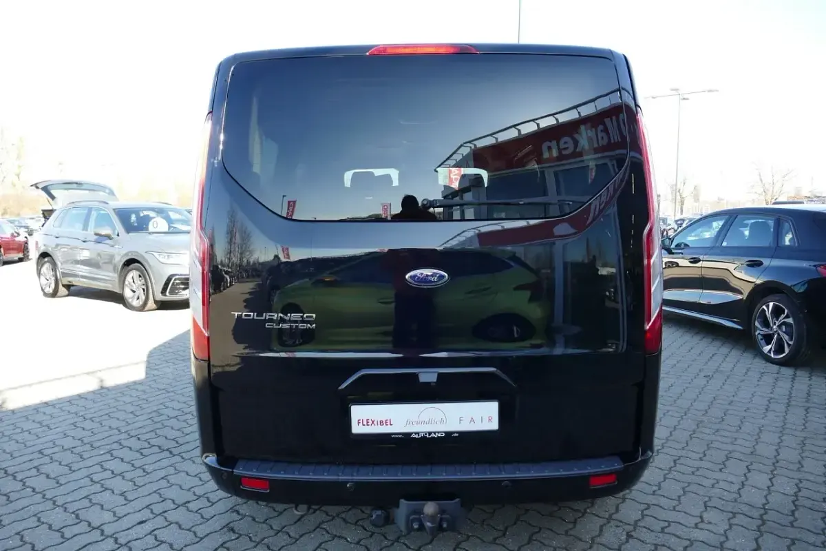 Gebraucht Ford Tourneo Custom 170 PS (125 kW) 2018 Schwarz Van