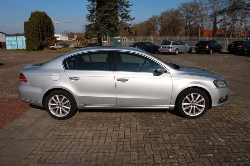 Gebraucht VW Passat Highline 160 PS (117 kW) 2012 Silber Limousine