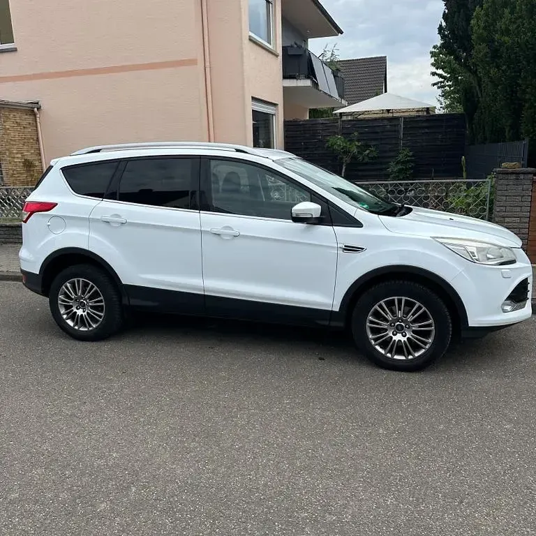Usado Ford Kuga Titanium 150 HP (110 kW) 2013 Branco SUV