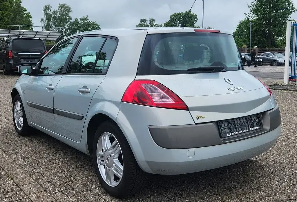 Gebraucht Renault Mégane II Authentique 98 PS (72 kW) 2003 Grau Limousine
