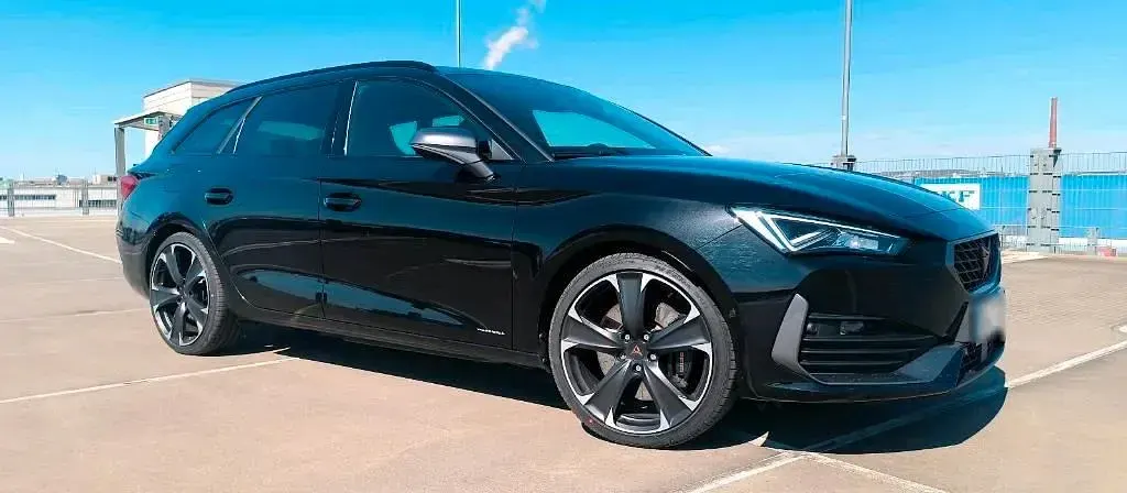 Usado Cupra Leon 245 CV (180 kW) 2022 Negro Familiar
