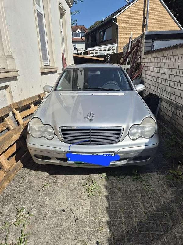 Silber Gebraucht 2000 Mercedes 180 Limousine | 1.000 € - Bild 1/4