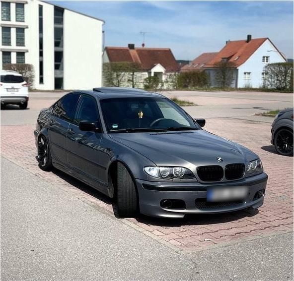 Grau Gebraucht 2004 BMW 320 M Sport Limousine | 4.499 € (Teuer) - Bild 1/4