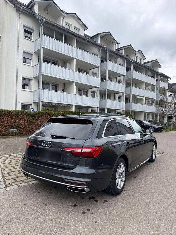 Gebraucht Audi A4 Advanced Plus 163 PS (119 kW) 2022 Grau Kombi