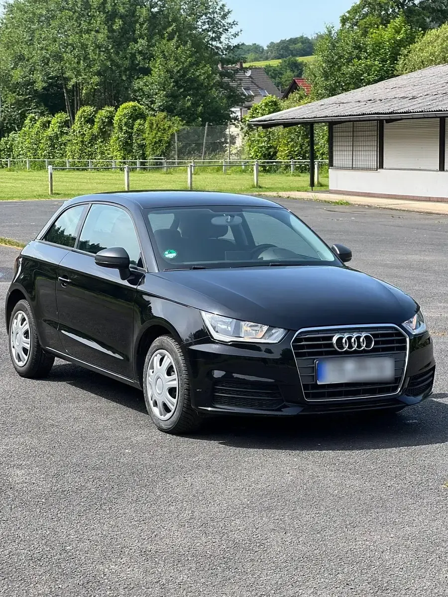 Gebraucht Audi A1 90 PS (66 kW) 2017 Schwarz Kleinwagen