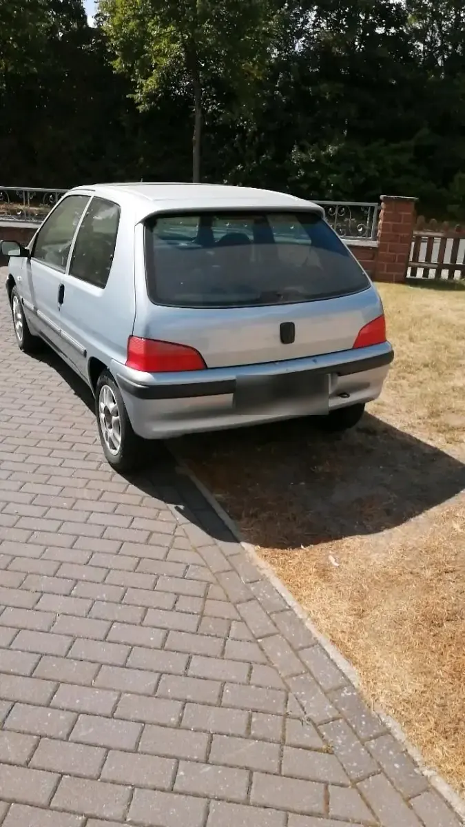 Gebraucht Peugeot 106 60 PS (44 kW) 2001 Blau Kleinwagen