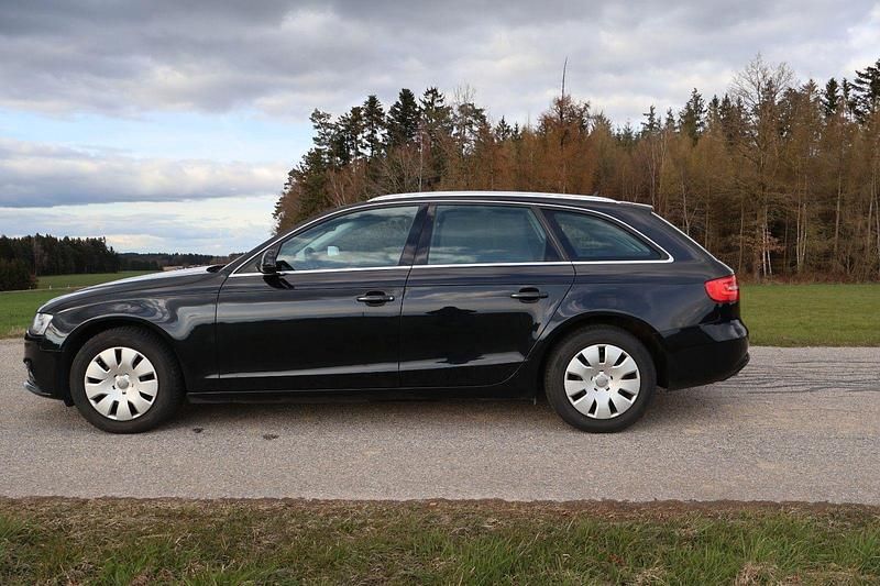 Gebraucht Audi A4 Ambiente 177 PS (130 kW) 2014 Schwarz Kombi
