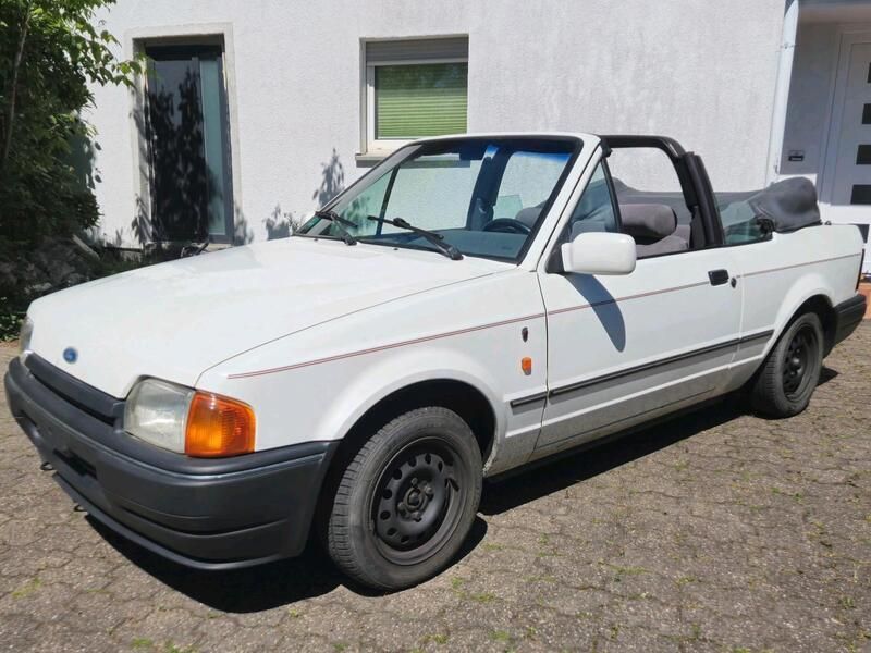 Weiß Gebraucht 1988 Ford Escort Cabriolet Ghia Cabrio | 3.400 € - Bild 1/4
