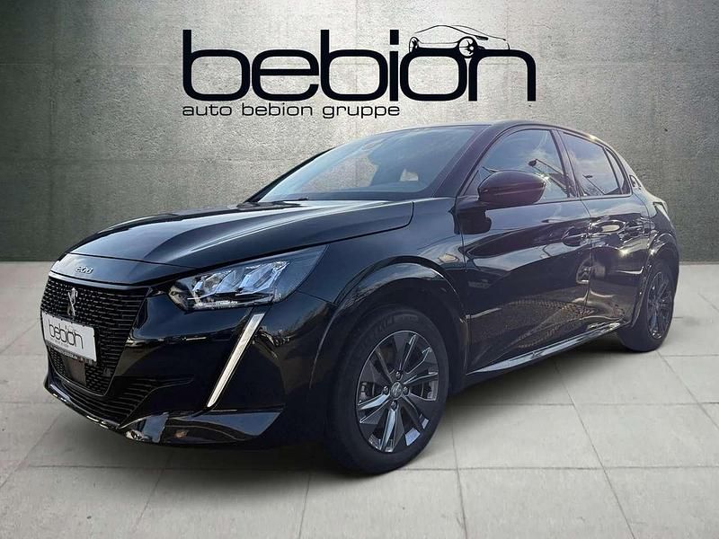 Gebraucht Peugeot e-208 Allure 100 kW (136 PS) 2023 Schwarz Kleinwagen