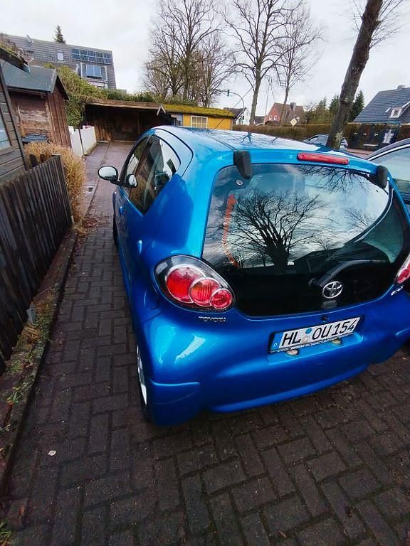 Gebraucht Toyota Aygo 68 PS (50 kW) 2009 Blau Kleinwagen