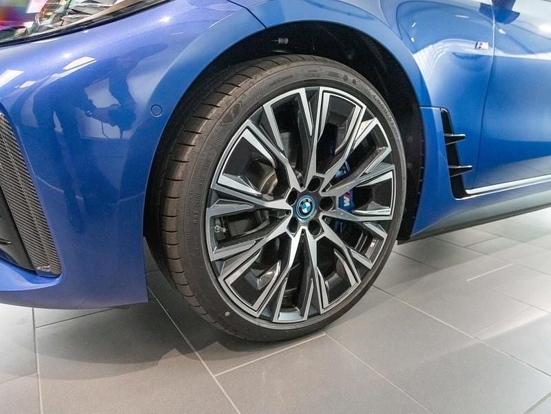 Gebraucht BMW i4 Performance 210 kW (286 PS) 2024 Portimao blau metallic Limousine