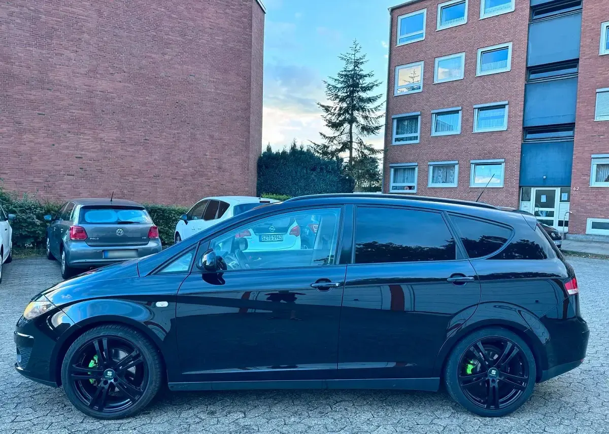 Gebraucht Seat Altea XL 105 PS (77 kW) 2015 Schwarz Van / Kleinbus