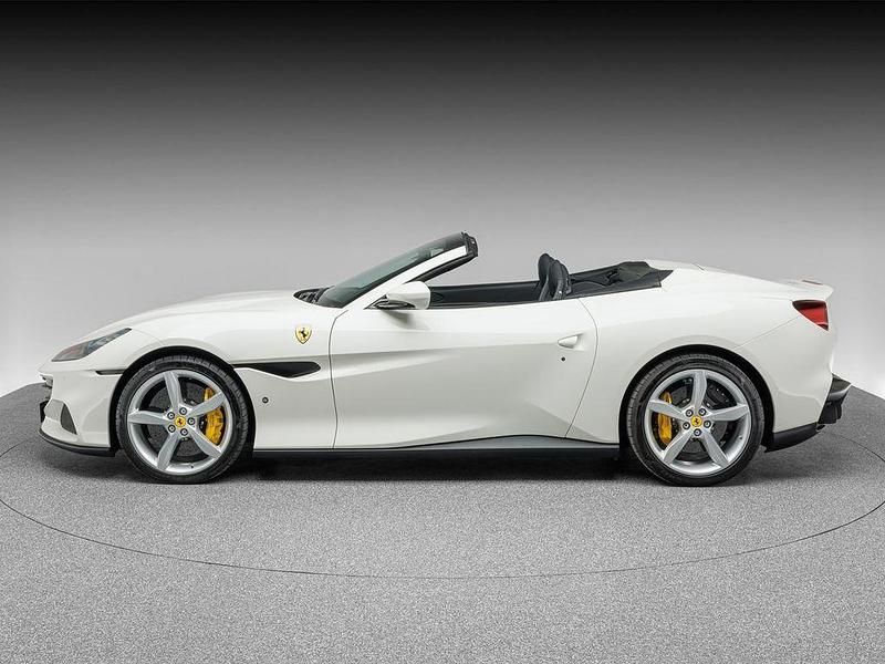 Gebraucht Ferrari Portofino 620 PS (456 kW) 2023 Bianco avus Cabrio