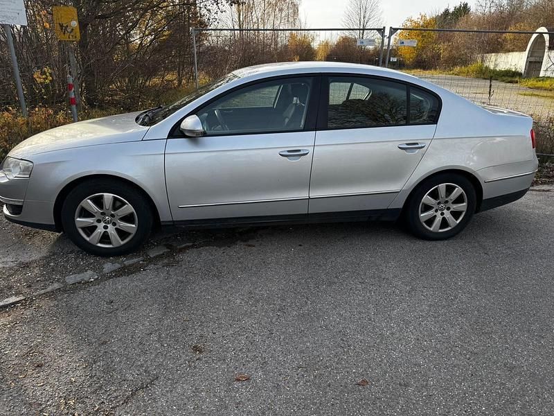 Gebraucht VW Passat 160 PS (117 kW) 2008 Silber Limousine