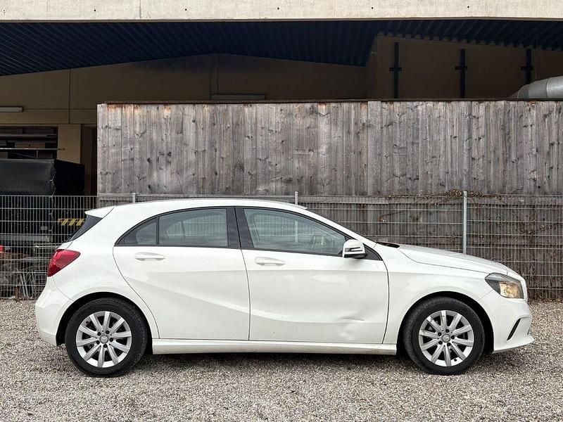 Gebraucht Mercedes A160 Style 90 PS (66 kW) 2016 Weiß Limousine