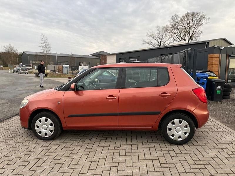 Gebraucht Skoda Fabia Style 60 PS (44 kW) 2009 Orange Limousine