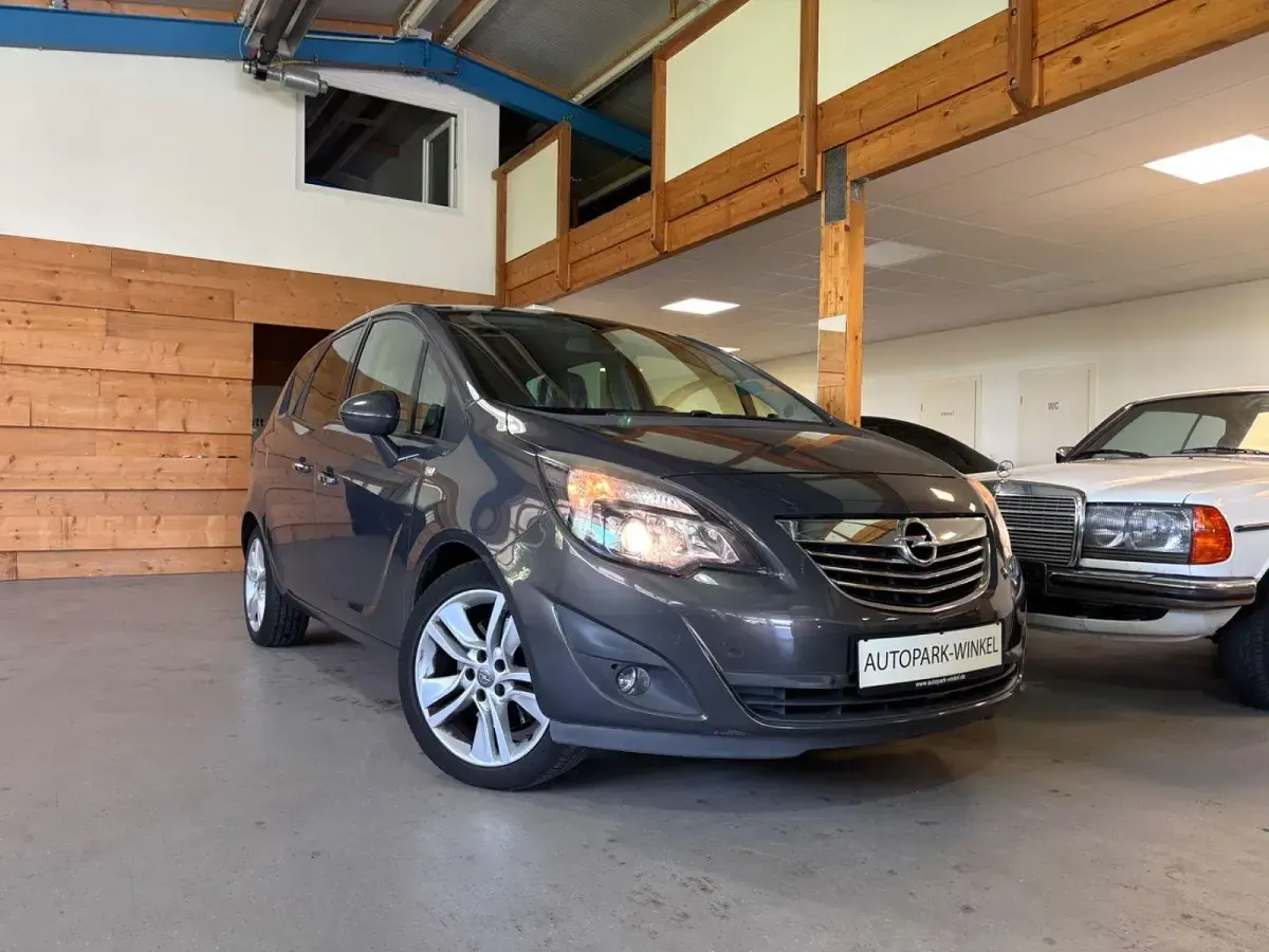 Gebraucht Opel Meriva Innovation 140 PS (102 kW) 2013 Grau Van / Kleinbus