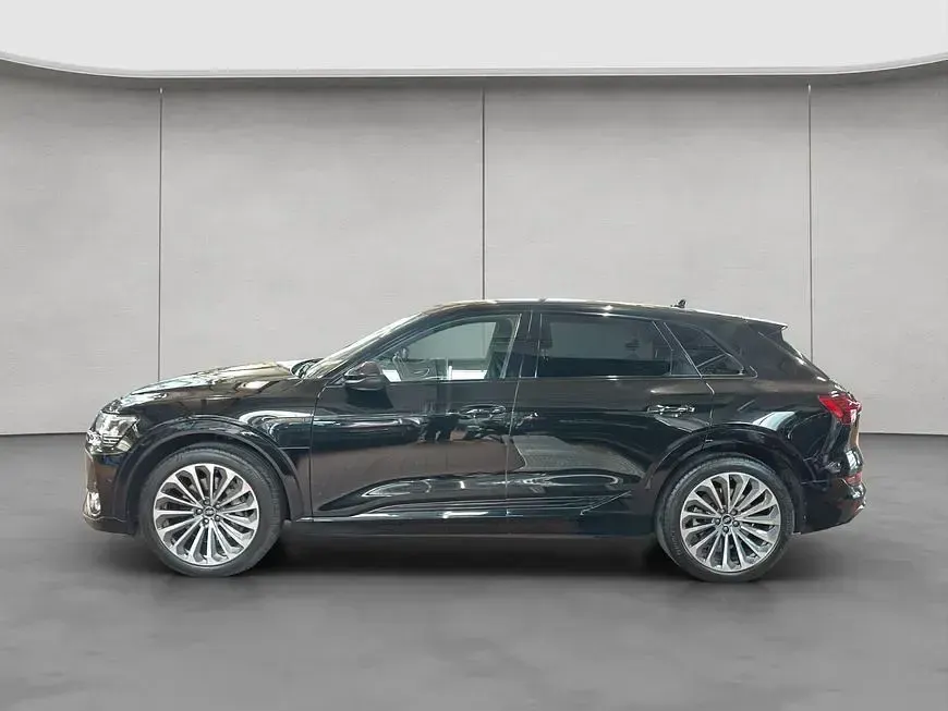 Gebraucht Audi e-tron S-Line 230 kW (313 PS) 2022 Schwarz SUV